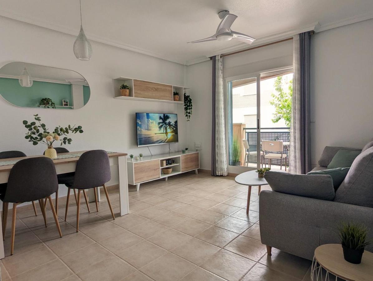 Apartamento Las Palmeras - Con Terraza, Barbacoa, Aire Acondicionado Y A 250M De La Playa! Los Alcázares Exterior photo