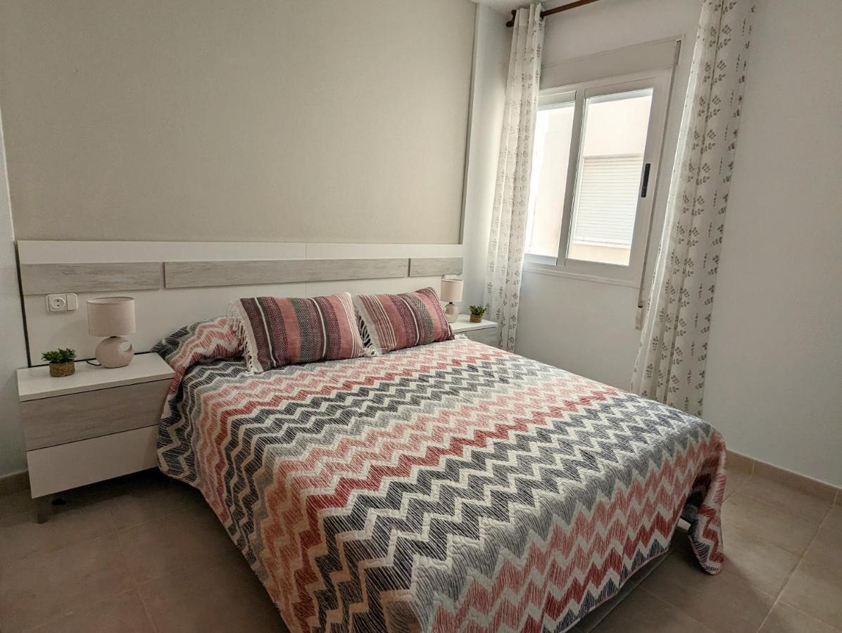 Apartamento Las Palmeras - Con Terraza, Barbacoa, Aire Acondicionado Y A 250M De La Playa! Los Alcázares Exterior photo