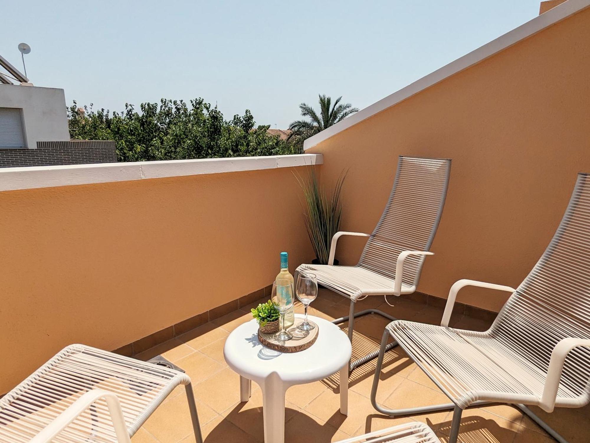 Apartamento Las Palmeras - Con Terraza, Barbacoa, Aire Acondicionado Y A 250M De La Playa! Los Alcázares Exterior photo